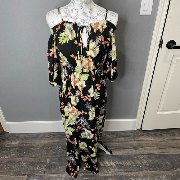 Forever 21 Contemporary Black Tropical Floral Maxi Cold Shoulder Dress Sz Small - Picture 1 of 3